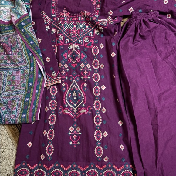 Ethnic Pakistani brand shalwar khameez winter size mediumm - Picture 2 of 3